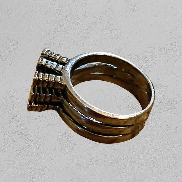 Vintage Brutalist Stacked Bar Sculptural Ring – Mid-Century Modernist Style - Picture 3 of 8
